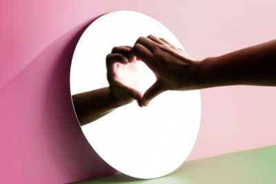 Zo werk je stap voor stap aan een positiever zelfbeeld